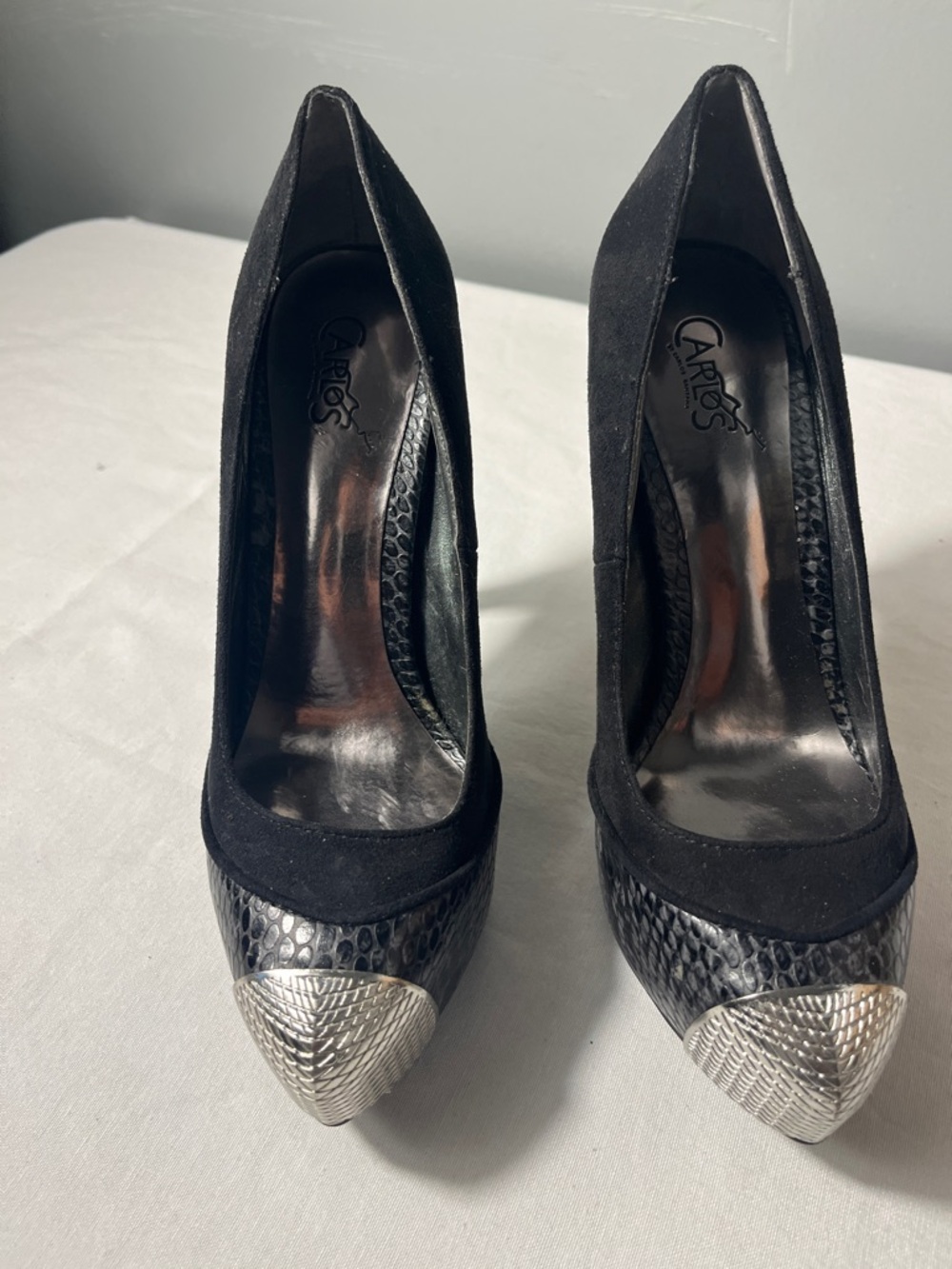 Carlos by Carlos Santana Black Pointed Toe Pumps with Silver Textured Cap